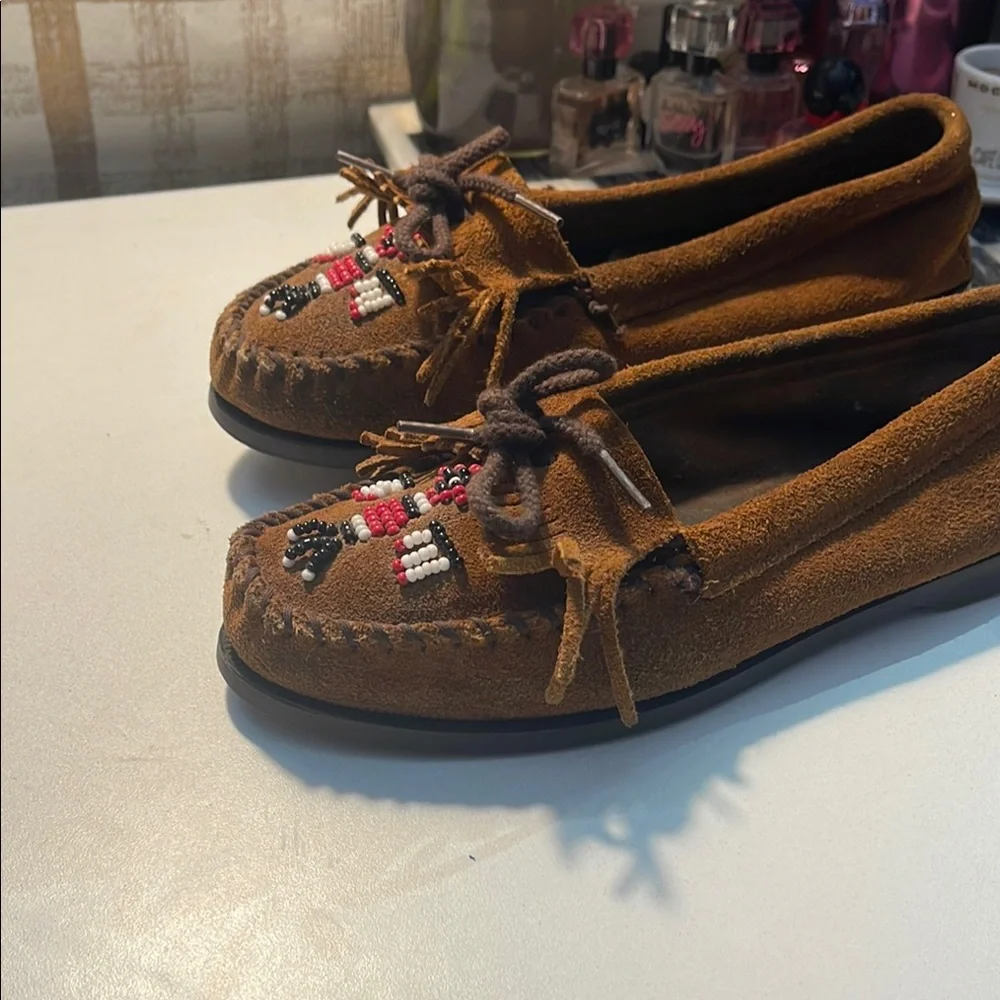 Minnetonka Leather Tan Moccasins with Beaded Accents - Picture 7 of 12